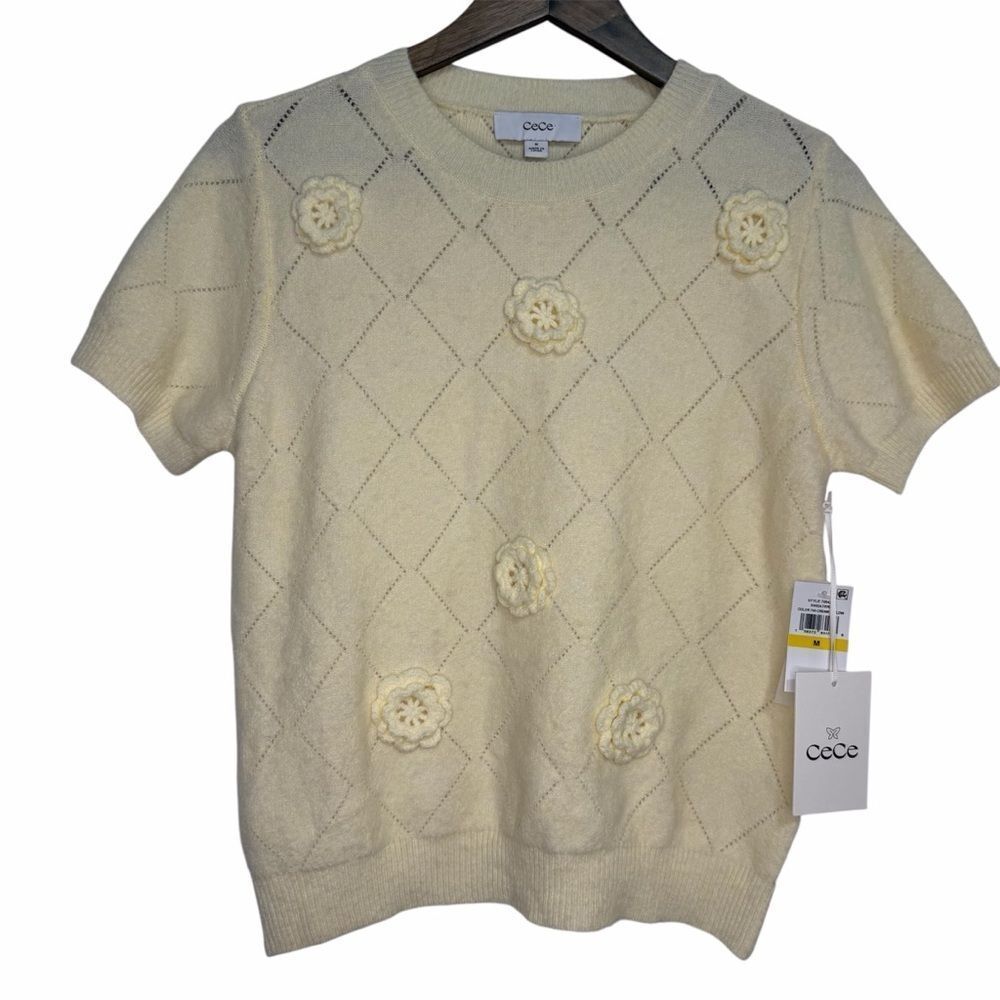 NWT CeCe Dupraz Diamond Stitch Sweater size Medium Butter Yellow Floral Applique